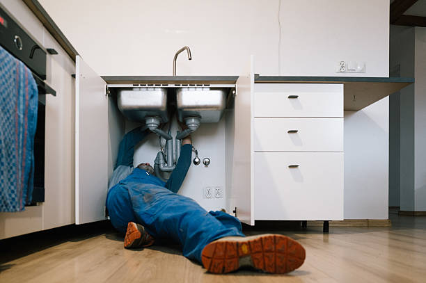 Professional Leak Detection technician working in Marengo, IA